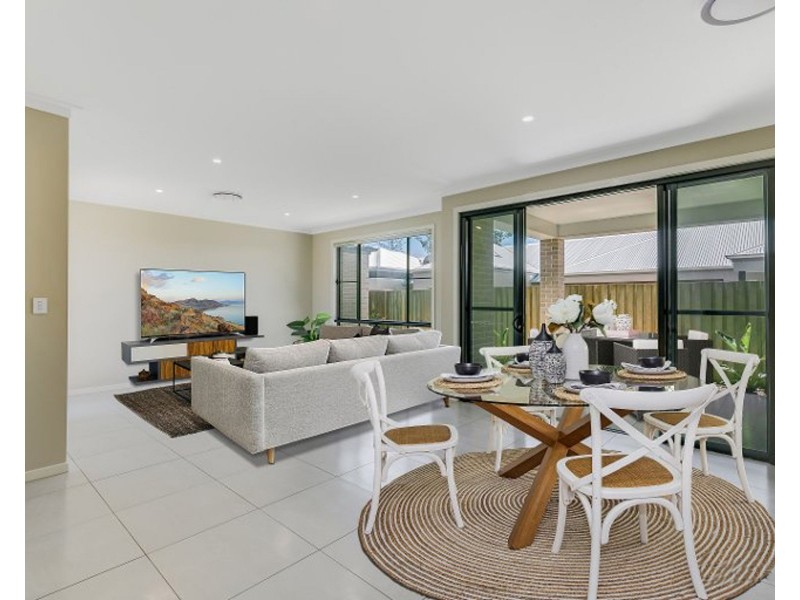 4/14 Yarrow Close, Middle Ridge QLD 4350
