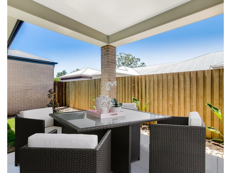 4/14 Yarrow Close, Middle Ridge QLD 4350