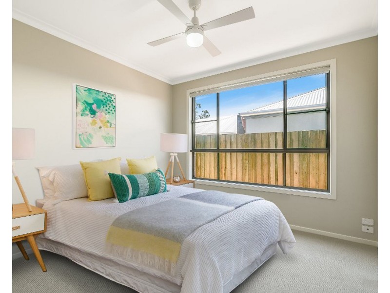 4/14 Yarrow Close, Middle Ridge QLD 4350