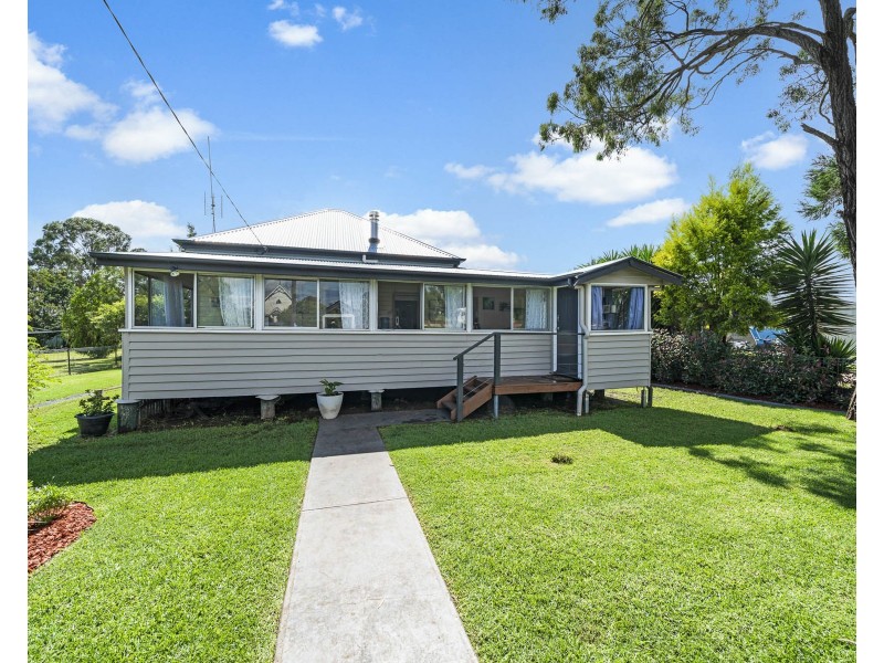 24 Eton Street, Cambooya QLD 4358
