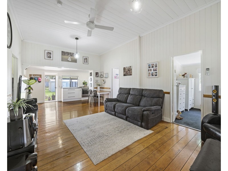 24 Eton Street, Cambooya QLD 4358