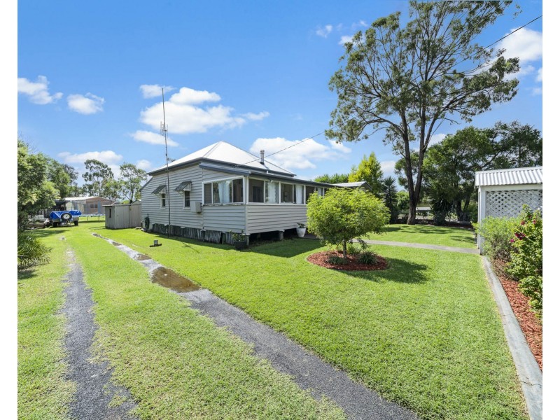 24 Eton Street, Cambooya QLD 4358