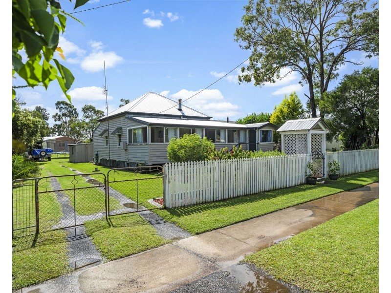 24 Eton Street, Cambooya QLD 4358