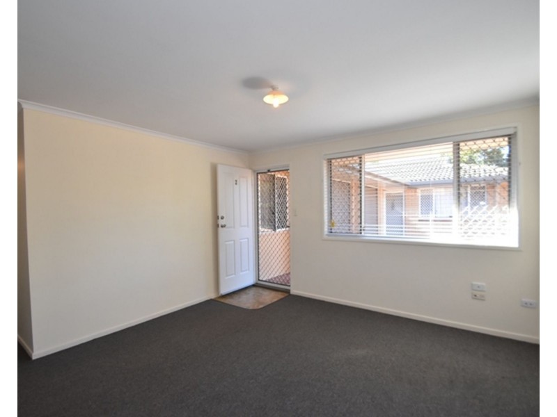 2/41 Hursley Road, Newtown QLD 4350