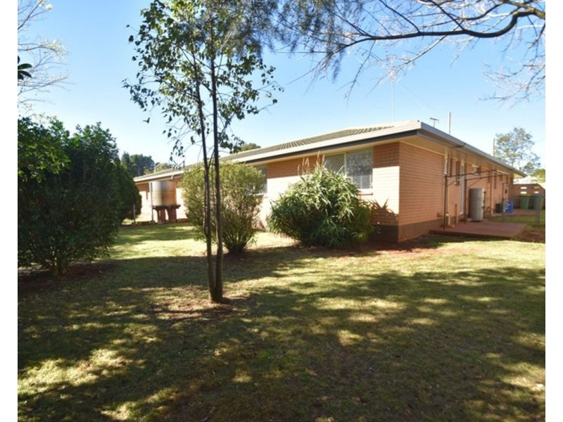 2/41 Hursley Road, Newtown QLD 4350