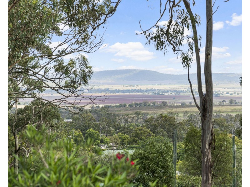 1 Sylvia Court, Vale View QLD 4352