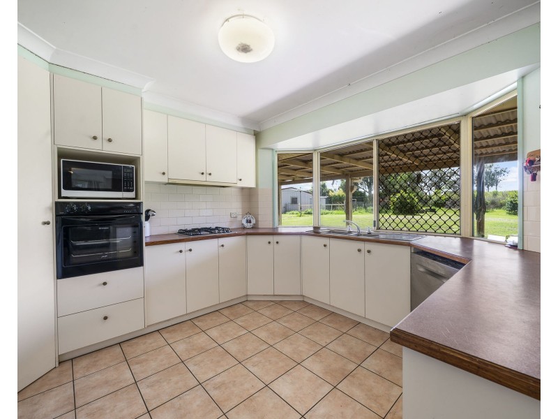 1 Sylvia Court, Vale View QLD 4352