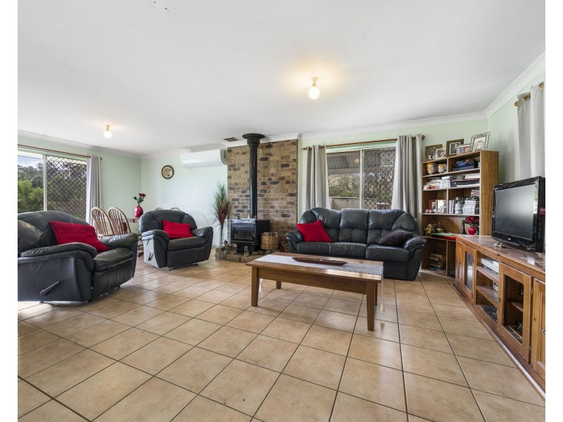 1 Sylvia Court, Vale View QLD 4352