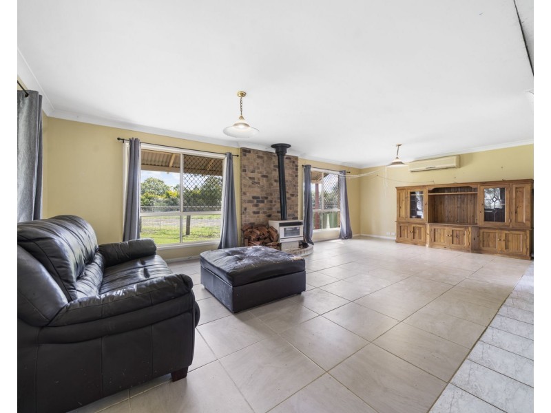 1 Sylvia Court, Vale View QLD 4352