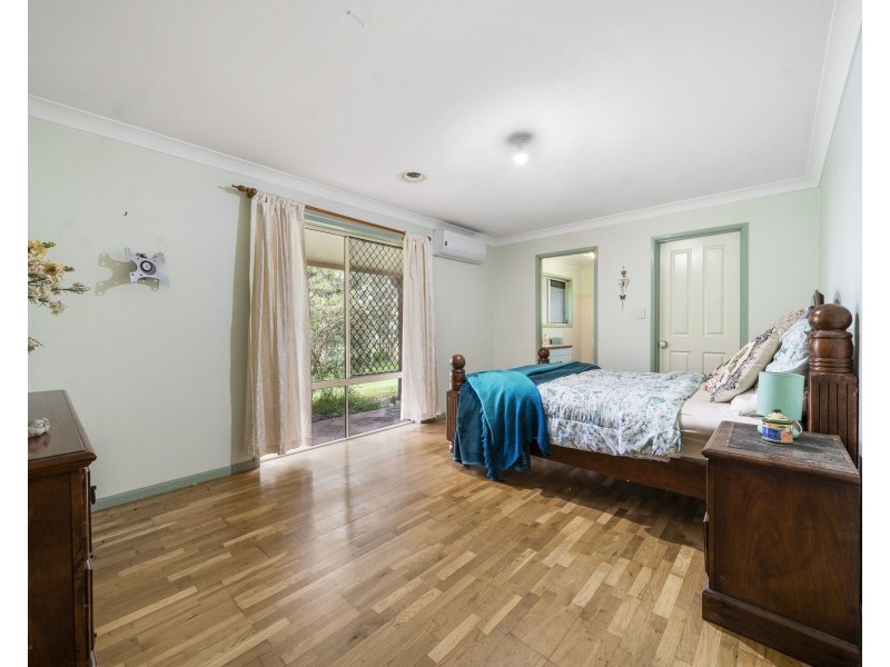 1 Sylvia Court, Vale View QLD 4352
