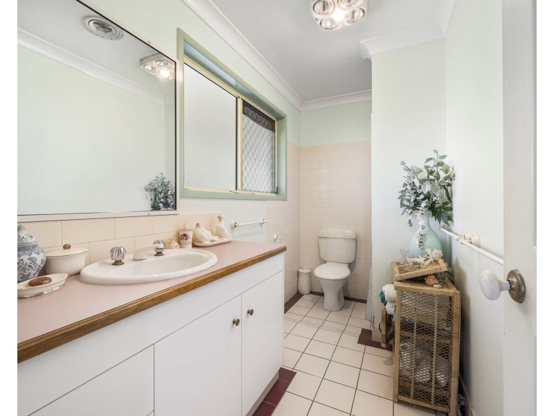 1 Sylvia Court, Vale View QLD 4352