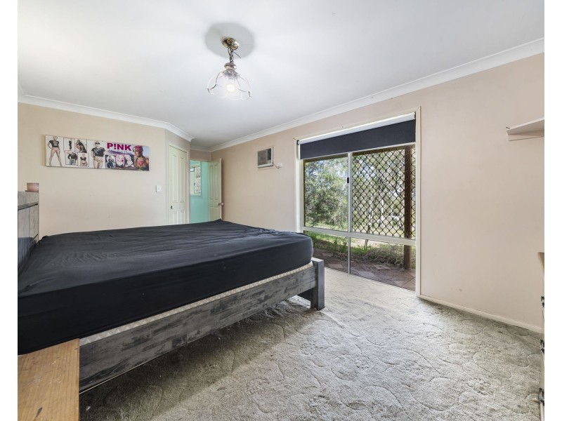 1 Sylvia Court, Vale View QLD 4352