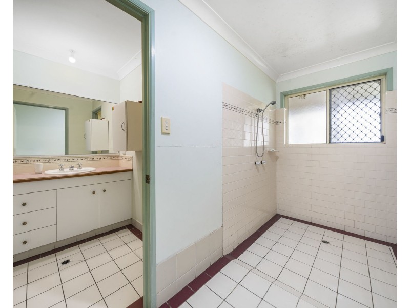 1 Sylvia Court, Vale View QLD 4352