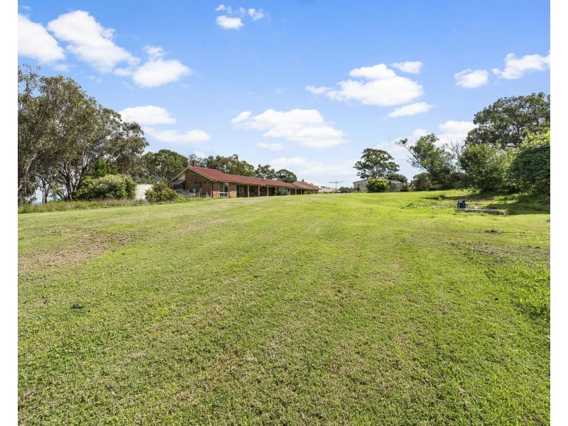 1 Sylvia Court, Vale View QLD 4352