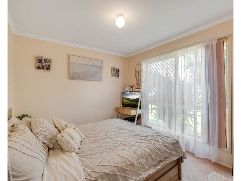34 Gainsborough Drive, Glenvale QLD 4350