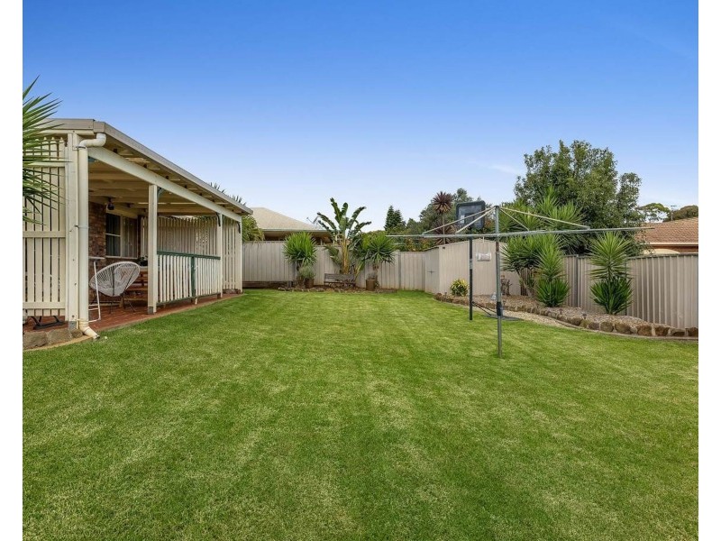 34 Gainsborough Drive, Glenvale QLD 4350