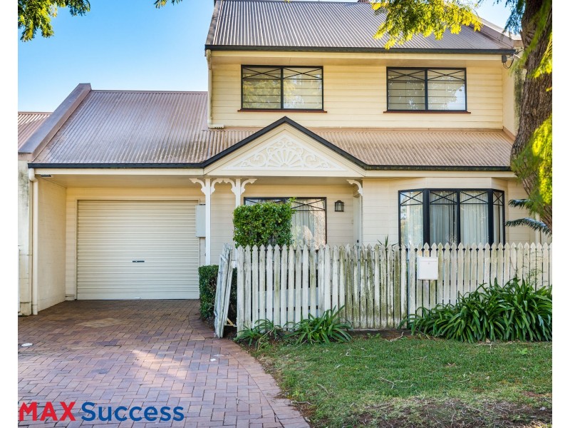 43 Lydwin Crescent, East Toowoomba QLD 4350