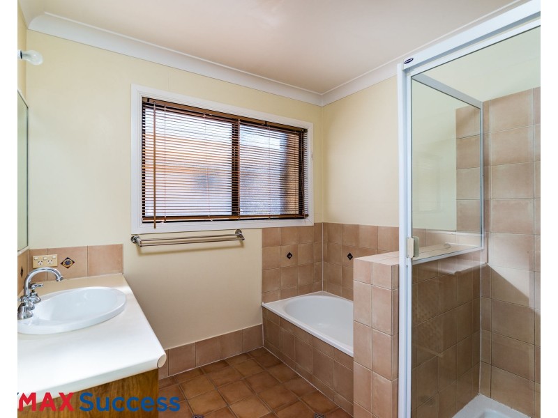 43 Lydwin Crescent, East Toowoomba QLD 4350