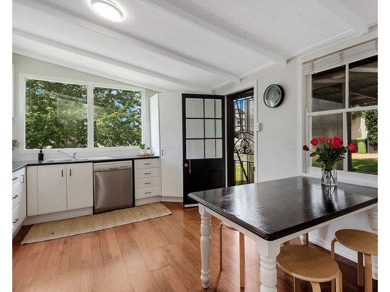 24 Seaton Street, South Toowoomba QLD 4350