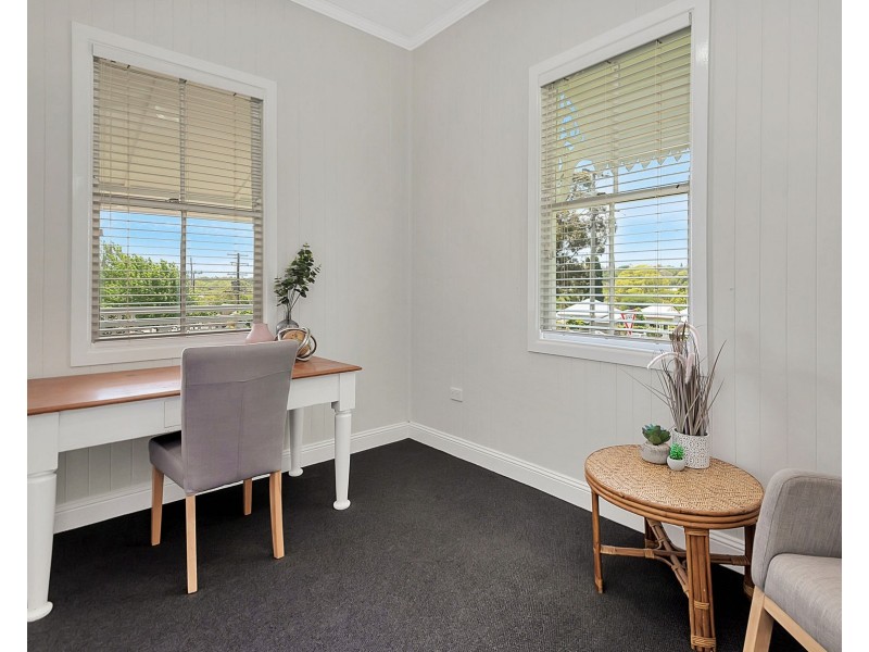 24 Seaton Street, South Toowoomba QLD 4350