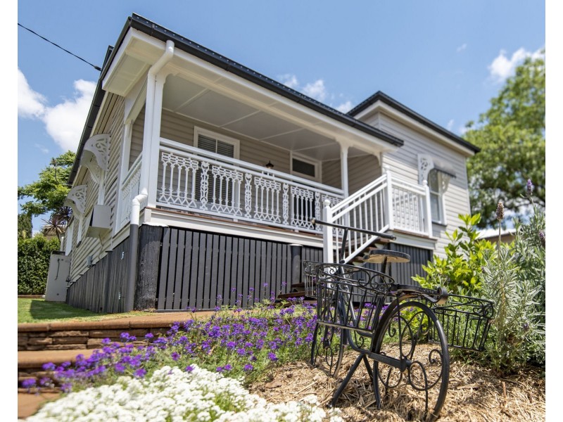 24 Seaton Street, South Toowoomba QLD 4350