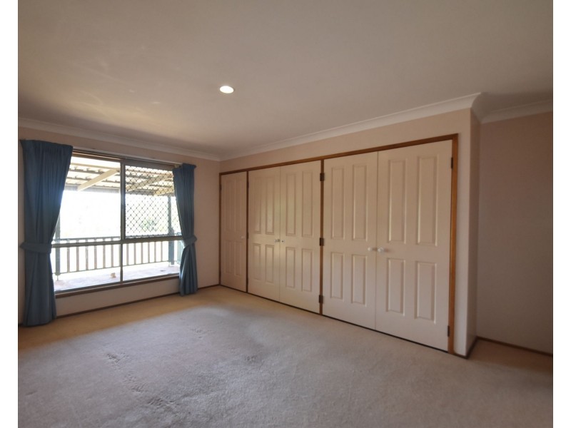 2 Danica Court, Kearneys Spring QLD 4350