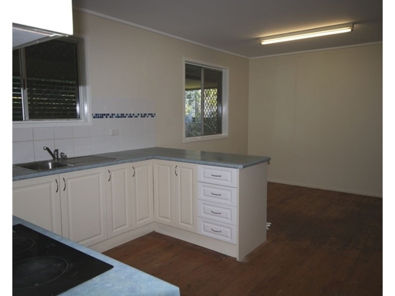 27 Challenor Street, Rockville QLD 4350