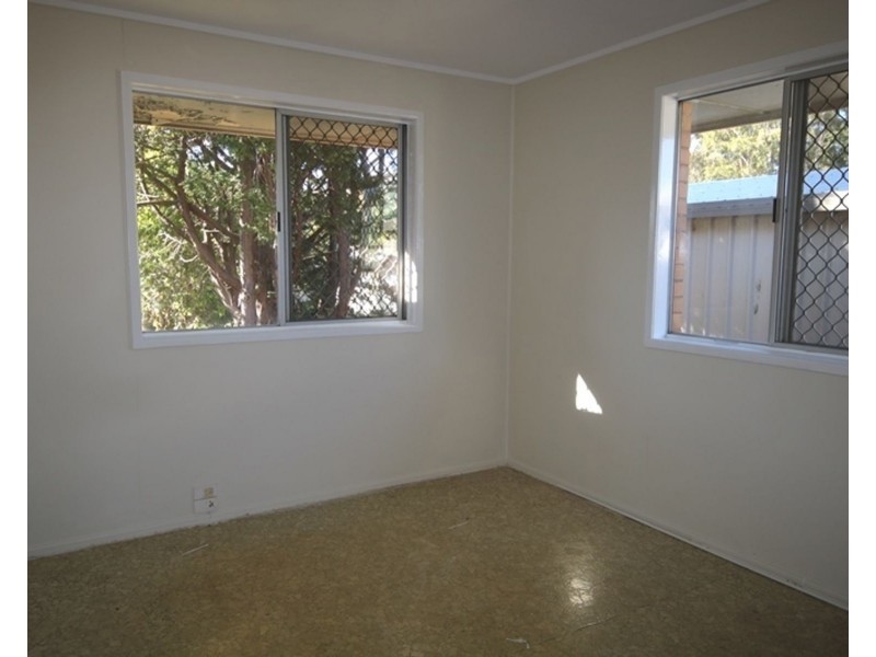 27 Challenor Street, Rockville QLD 4350