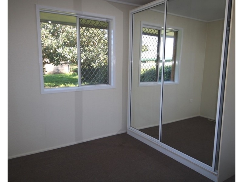 27 Challenor Street, Rockville QLD 4350