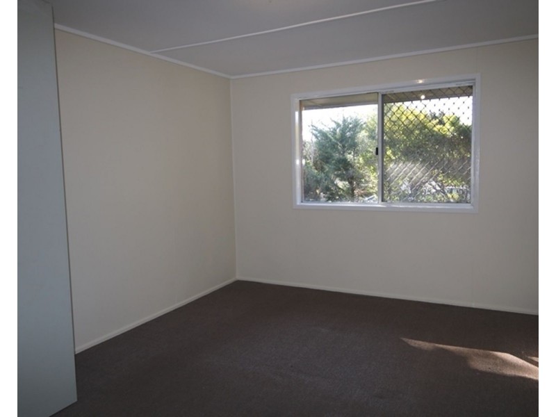 27 Challenor Street, Rockville QLD 4350