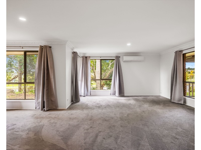 2 Danica Court, Kearneys Spring QLD 4350