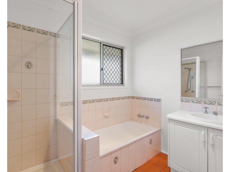 2 Danica Court, Kearneys Spring QLD 4350