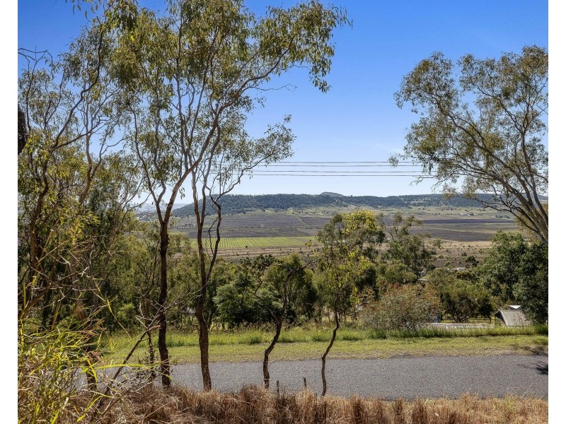 14 Linora Drive, Gowrie Mountain QLD 4350