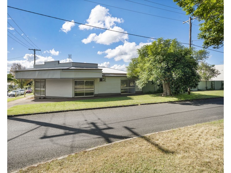 66 Phillip Street, South Toowoomba QLD 4350