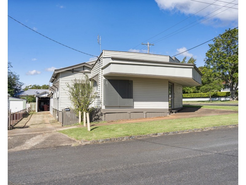 66 Phillip Street, South Toowoomba QLD 4350