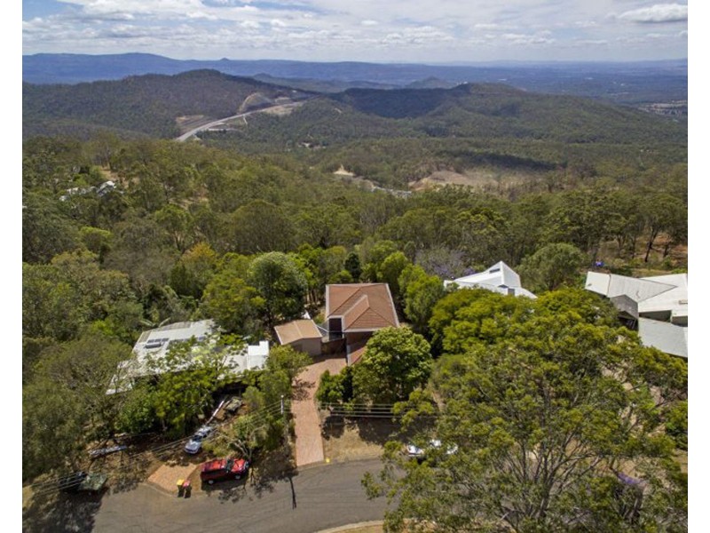 5 Scenic Crescent, Blue Mountain Heights QLD 4350