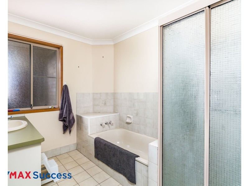 30 Wiemers Crescent, Centenary Heights QLD 4350