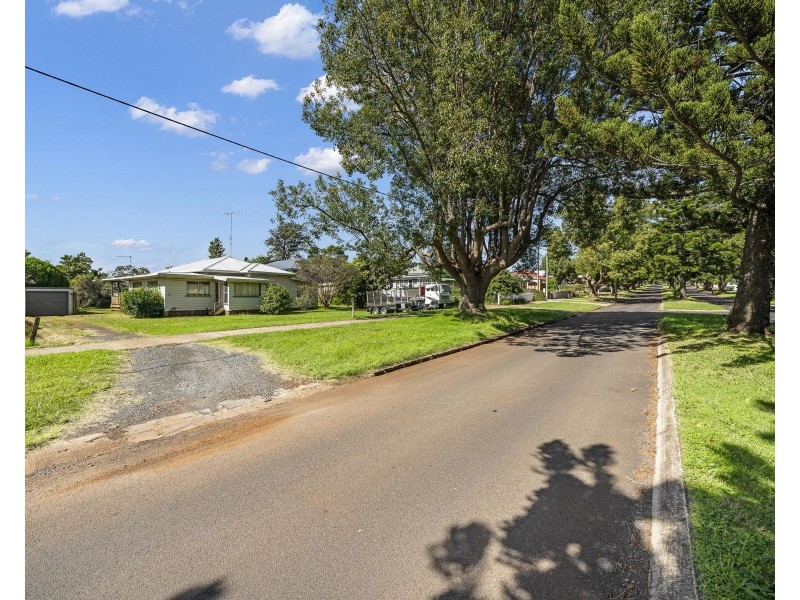 232 Geddes Street, Centenary Heights QLD 4350
