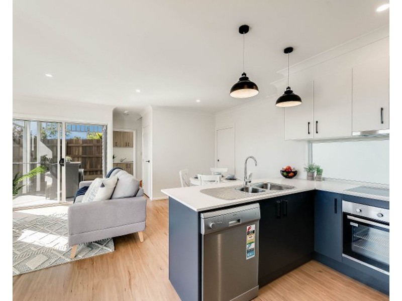 1/316 Stenner Street, Middle Ridge QLD 4350