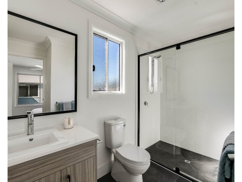 1/316 Stenner Street, Middle Ridge QLD 4350