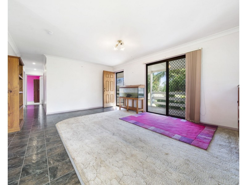 11 Harrow Street, Cambooya QLD 4358