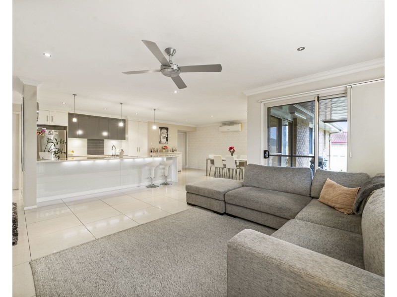 5 Ace Drive, Glenvale QLD 4350