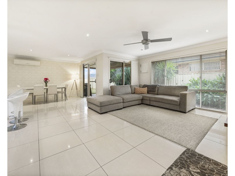 5 Ace Drive, Glenvale QLD 4350
