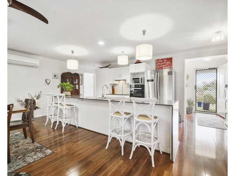 5 Esmeralda Street, Cambooya QLD 4358