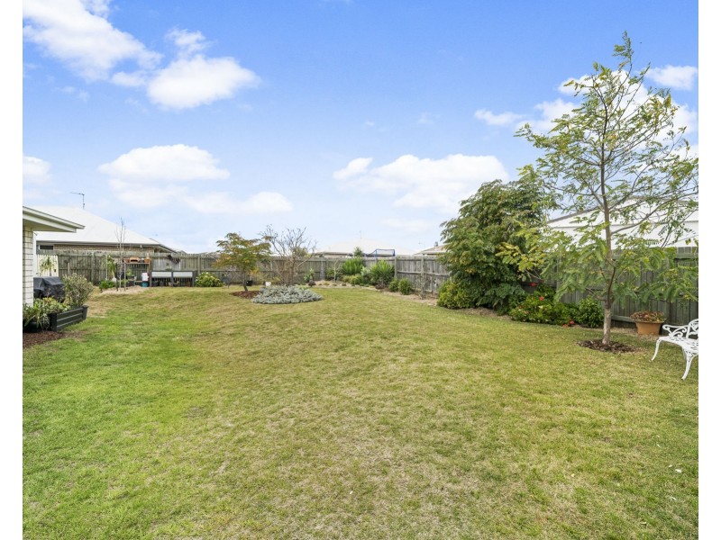5 Esmeralda Street, Cambooya QLD 4358