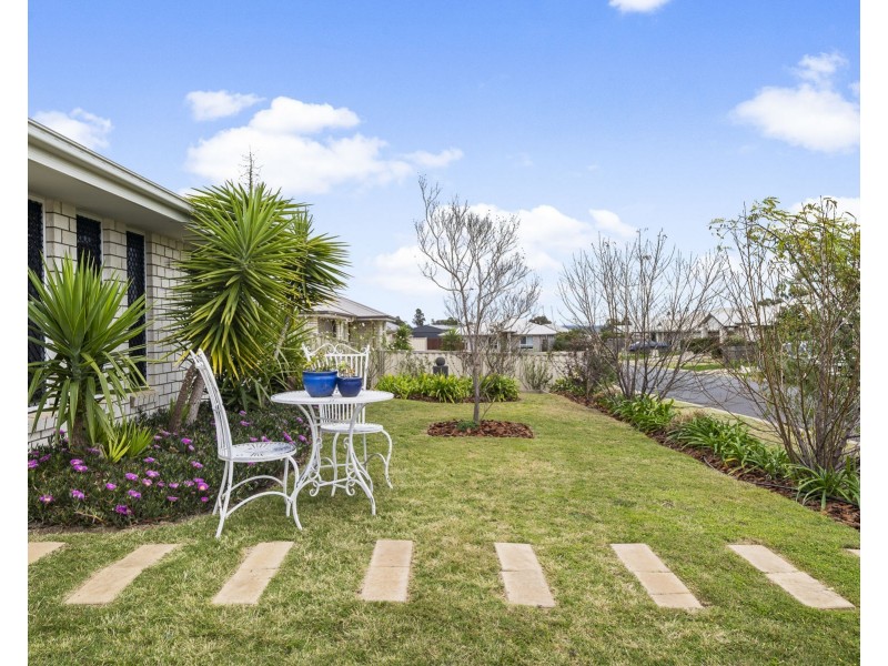 5 Esmeralda Street, Cambooya QLD 4358