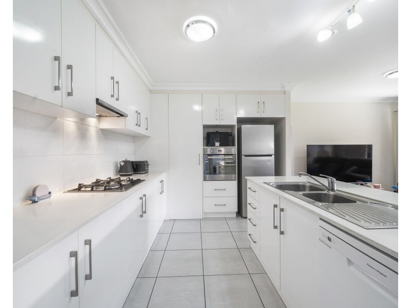 2/5 Sweeney Street, Kearneys Spring QLD 4350
