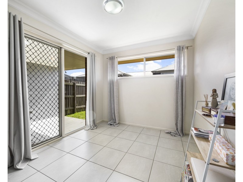 2/5 Sweeney Street, Kearneys Spring QLD 4350