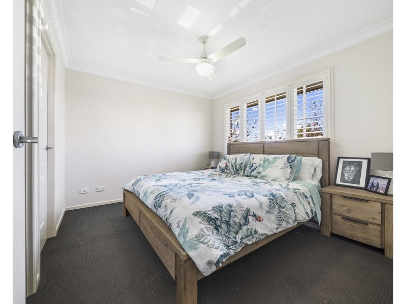 2/5 Sweeney Street, Kearneys Spring QLD 4350