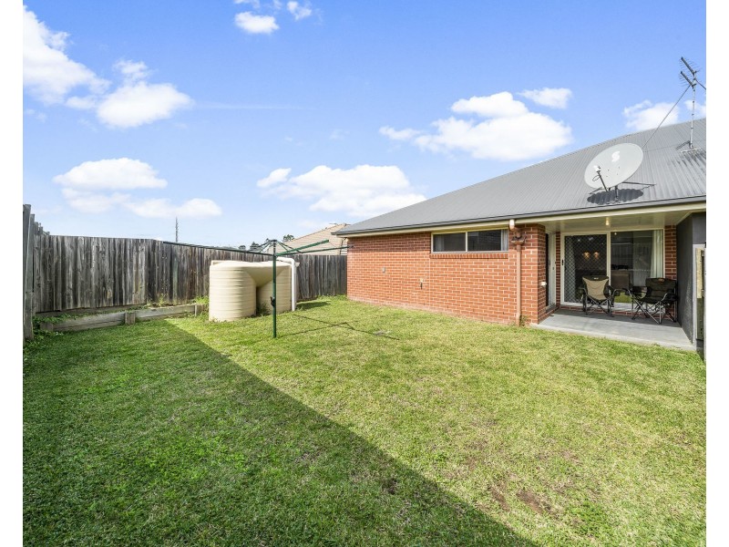 2/5 Sweeney Street, Kearneys Spring QLD 4350